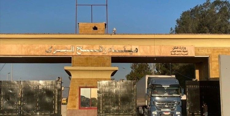 Refah Sınır Kapısı'ndan Gazze Şeridi'ne insani yardım taşıyan 55 tır girdi