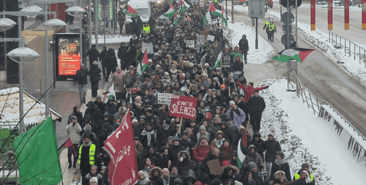İsveç'te İsrail Büyükelçiliği önünde Filistin'e destek gösterisi