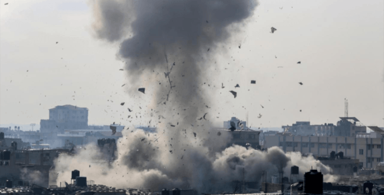 Gazze'ye 10 dakikada en az bir hava saldırısı gerçekleştiriliyor