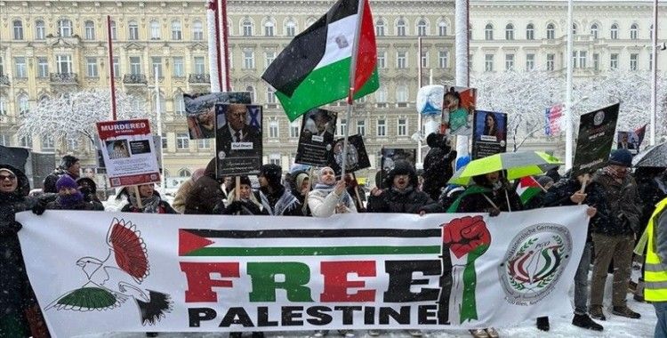 Avusturya'da, İsrail'in saldırılarını sürdürdüğü Gazze'de kalıcı ateşkes talebiyle gösteri düzenlendi