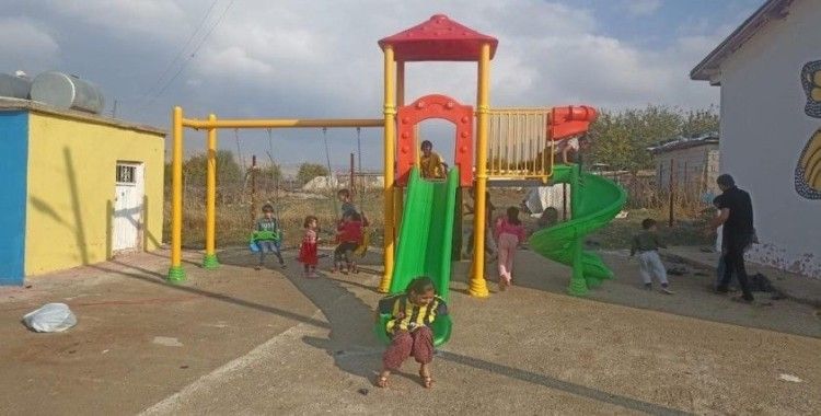 Kozluk Kaymakamlığı köylerdeki çocuklara verdiği sözü yerine getirdi
