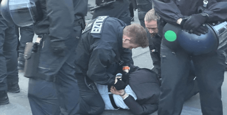 Almanya'da 364 soruşturma dosyasının sümen altı edildiği öne sürüldü