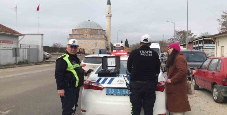 Edirne’de iki otomobilin çarpışması sonucu bir kişi yaralandı
