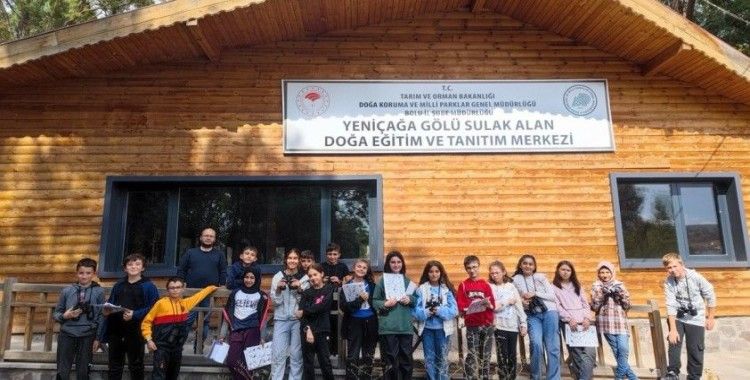 Kuş cennetinin kitabı bölgedeki okullara dağıtıldı
