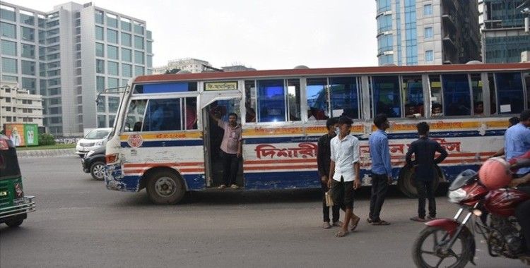 Bangladeş'te muhalefet partileri seçimlerin iptali talebiyle 48 saatlik ulaşım ablukası başlattı
