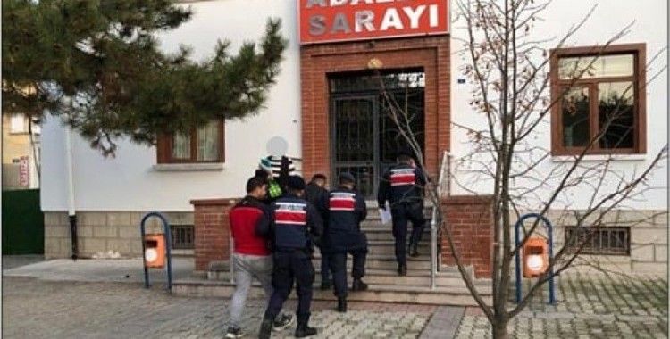 8 ayrı kablo hırsızlığı yapan 2 şüpheli tutuklandı
