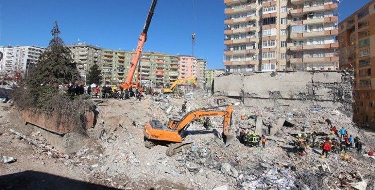 Depremde 77 kişinin öldüğü binanın inşasında elverişsiz malzeme kullanılmış