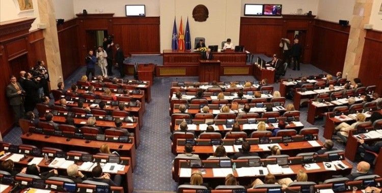 Kuzey Makedonya'da ülkeyi seçimlere götürecek geçici hükümet kuruldu