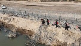 Texas'ın Meksika sınırına aldığı önlemler, ABD'ye geçmeye çalışan düzensiz göçmenleri durduramadı