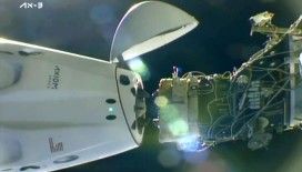 Astronot Gezeravcı'yı taşıyan Dragon kapsülü ISS'ten ayrıldı