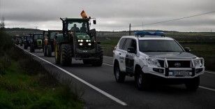 İspanya'da eylemlerini sürdüren çiftçiler, hükümetten somut adım bekliyor