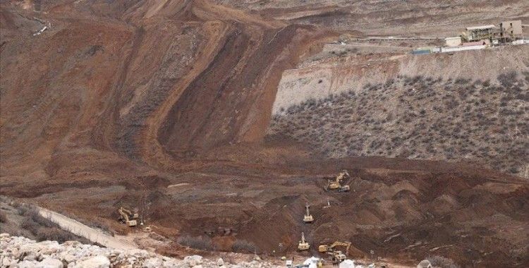 Bakan Yerlikaya: (Maden ocağındaki toprak kayması) Çalışmalar gece gündüz demeden, duraksamadan sürüyor