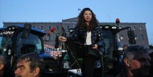 Yunanistan'da çiftçiler traktörleriyle başkent Atina'da eylem yaptı