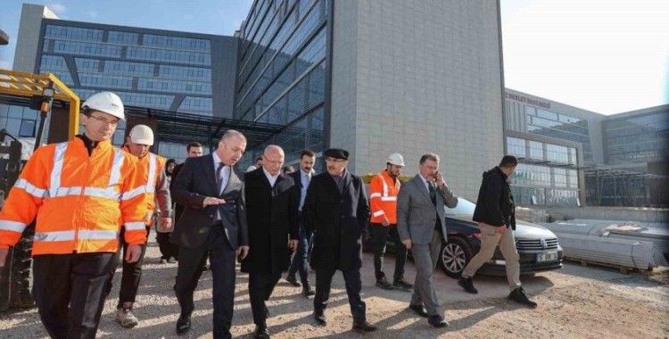 Bursa Valisi Mahmut Demirtaş Ali Osman Sönmez Çekirge Devlet Hastanesinde incelemelerde bulundu
