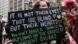 New York'ta göstericiler Gazze için Amerikan-İsrail Halkla İlişkiler Komitesi binasına yürüdü