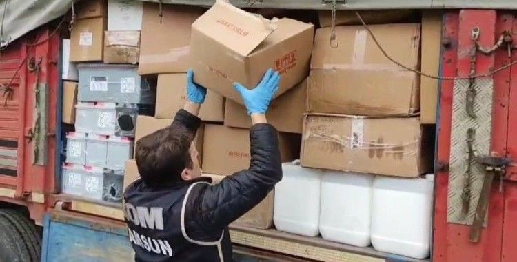 Samsun'da bir kamyonda 200 litre etil alkol ele geçirildi