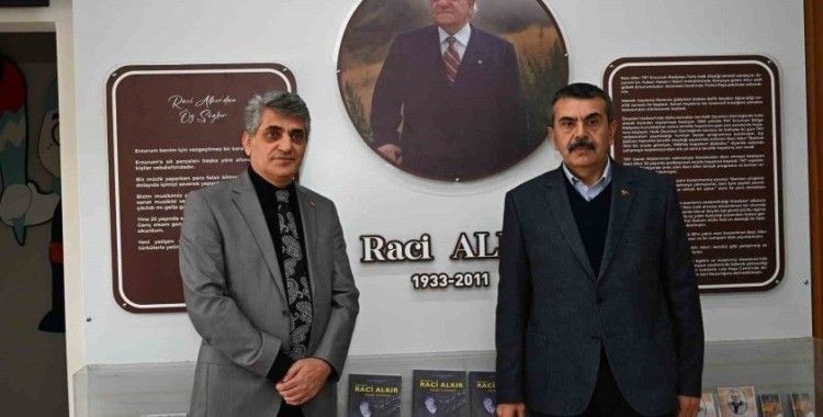 Bakan Tekin; “Raci Alkır Erzurum için bir değerdir”
