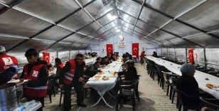 Hakkari’de iftar çadırı kuruldu
