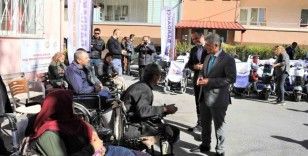 Niğde’de hayırseverler tarafından 20 engelliye akülü araba hediye edildi
