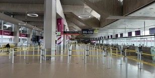 Almanya'da 5 havalimanındaki grev nedeniyle yüzlerce uçuş iptal oldu