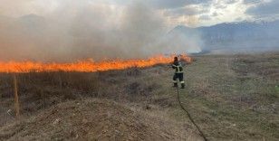 Erzincan'da örtü yangını büyümeden söndürüldü