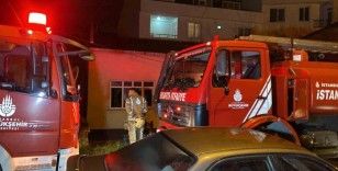 Küçükçekmece’de 2 katlı binanın giriş katında korkutan yangın: 2 yaralı
