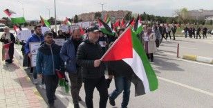 Öğrencilerinden Filistin’deki şiddete karşı sessiz yürüyüş
