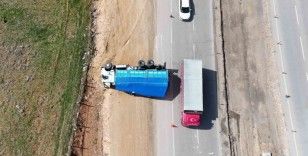 Kırıkkale’de kamyon devrildi
