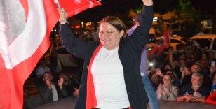 CHP’li Gençay, Didim’in ilk kadın belediye başkanı oldu
