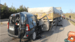 Manisa'da hafif ticari aracın tıra çarpması sonucu 3 kişi öldü, 1 kişi yaralandı