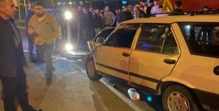 Rize'de iki otomobil kafa kafaya çarpıştı: 7 yaralı
