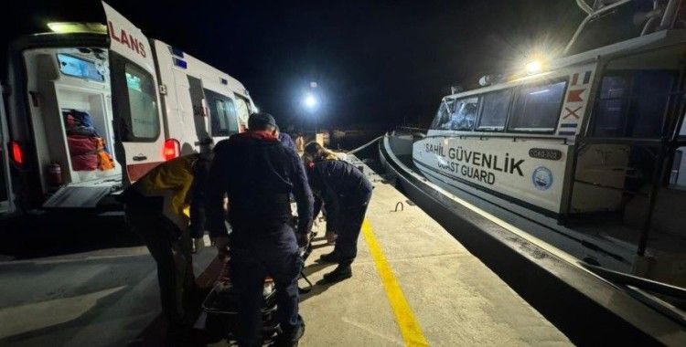 Gökçeada'da rahatsızlanan vatandaş Sahil Güvenlik Komutanlığı ekiplerince tahliye edildi