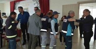 Lapseki Belediye Başkanı Atilla Öztürk, personelle bayramlaştı
