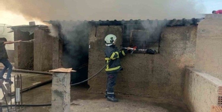 Nusaybin’de bir evde yangın çıktı
