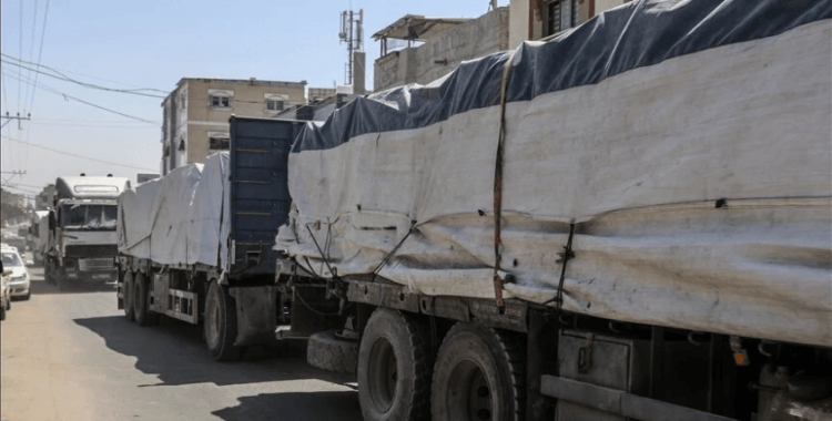 BAE, Gazze'nin kuzeyine kara yoluyla ilk yardım konvoyunun ulaştığını açıkladı