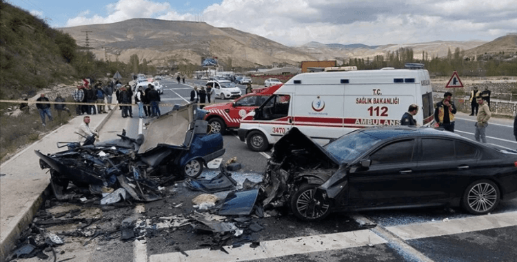 Malatya'da trafik kazasında 3 kişi hayatını kaybetti, 5 kişi yaralandı