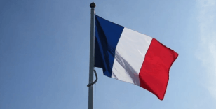 Fransa, vatandaşlarına İran'ı geçici olarak terk etmeleri tavsiyesinde bulundu