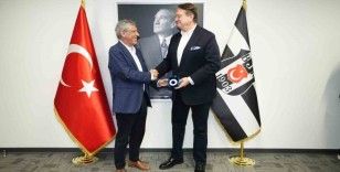 Beşiktaş Başkanı Hasan Arat, Fernando Santos ile vedalaştı
