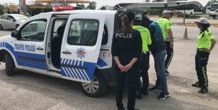 Edirne’de ’pes’ dedirten olay: İçi yolcu dolu minibüsün şoförü alkollü çıktı
