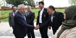 Başkan Özdemir şehit yakınlarını ve gazileri ziyaret etti
