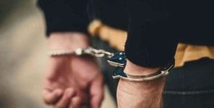 Kütahya'da üzerlerinde uyuşturucu ele geçirilen Azerbaycanlı anne-oğul tutuklandı
