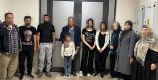 Afyonkarahisar'da 9 düzensiz göçmen yakalandı