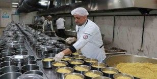 Haliliye Belediyesi sıcak yemekleri 4 bin 197 vatandaşa ulaştırıyor
