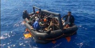 İzmir açıklarında 60 düzensiz göçmen kurtarıldı
