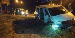 Konya’da midibüs ile panelvan çarpıştı: 24 yaralı
