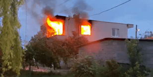 Mersin'de yıldırım düşen müstakil evde yangın çıktı