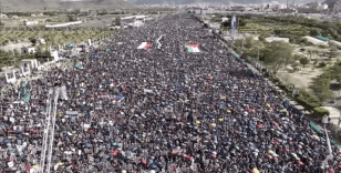 Yemen'de on binlerce kişi, Gazze ile öğrenci dayanışmasına destek gösterisi düzenledi