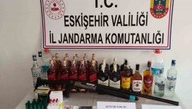 Kaçak alkol satan şahsa jandarma operasyonu
