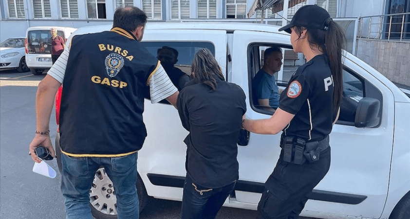Bursa'daki davada savcı, çöp evde bulunan çocuğun teyzesi ve kuzeninin hapsini istedi