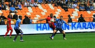 Trendyol Süper Lig: Adana Demirspor : 1 - Gaziantep FK: 3 (İlk yarı)
